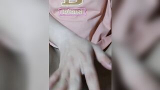 Em gái non tơ thủ dâm nhiều nên lồn nát hết