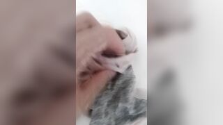 Quần lót dính khí hư gái xinh