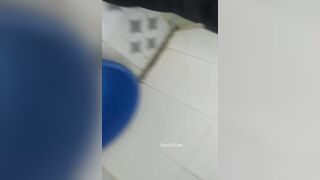 Sex Quay Lén Gái Việt Rửa Lồn Sau Khi Đái Trong Nhà Vệ Sinh 2