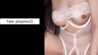 Uyên Nhi 2ka8 vú to gây nứng tại bể bơi