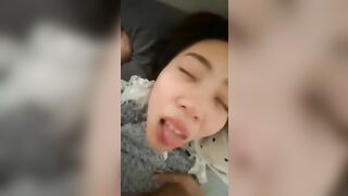 M quay video lỡ bố biết m địt mẹ thì làm sao, con quay chs thôi