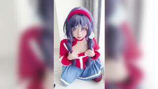 E gái cosplay nứng lồn muốn làm con chó cái