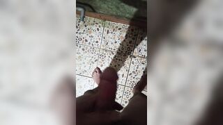 Chị em nào muốn bú không