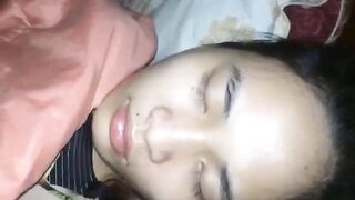nửa đêm chạy ra phòng chị gái say xỉn sờ lồn