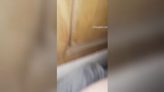 chị gái vừa đi học về là phải chiều em trai vì nó có clip thủ dâm