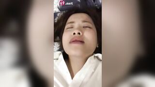 Bé nữ sinh trường Đông Du