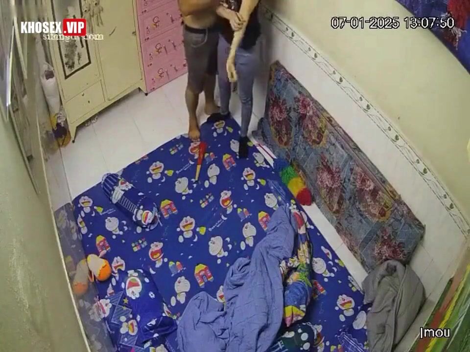 Camera vợ chồng tranh thủ chịch lúc trưa