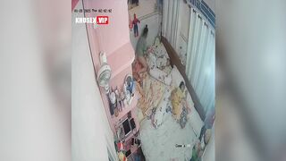 Hack Camera Cặp vợ chồng tranh thủ con ngủ vợ trèo lên cưỡi ngựa