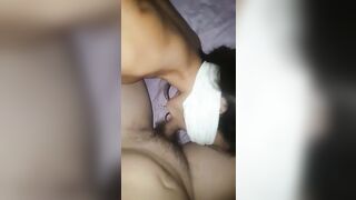 Bố vừa qua đời, ctrai lấy khăn tang bịp mắt mẹ lại rồi bú cu