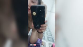 Clip sex Em 2ka9 đeo kính váy xanh xinh dâm dáng ngon cực Hot 2