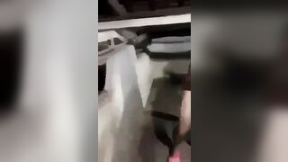 Nữa đêm hai bố con nwng quá........