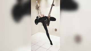 Gái xinh bị trói,sữa bắn tùm lum