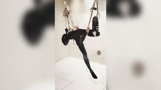 Gái xinh bị trói,sữa bắn tùm lum