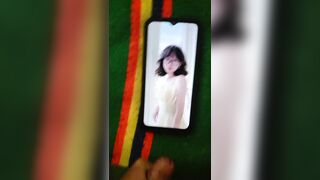 Bắn Tinh vào ảnh em gái xinh