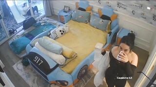 Full clip mẹ bắt con gái nhổ lông rồi liếm lồn cho mình