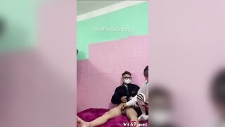 Thương đen và em trai mới lớn vừa mút đã bắn đầy bụng