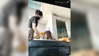 #eira2004 cô chủ tiệm Spa vừa gội đầu cho khách vừa livestream kiếm thêm