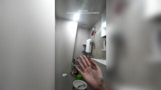 Con em gái dâm thế không biết ăn cắp được clip nó thủ dâm