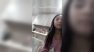 Con em gái dâm thế không biết ăn cắp được clip nó thủ dâm