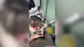 Qua phòng ăn cơm còn quay mặt em lúc chịch em đã bảo sợ lộ rồi