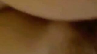 Địt nát lồn em đi