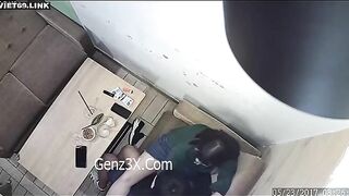 Cặp Đôi Trẻ Trong Quán Cà Phê Địt Nhauu Trên Ghế