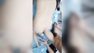Anh trai Rủ bạn về nhà địt em gái
