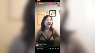 Clip Sex Lê Mỹ Hạnh Lộ Hàng Trên Livee