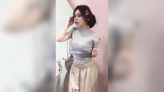 Sau lớp áo em có gì ? ( Phương Nghi )