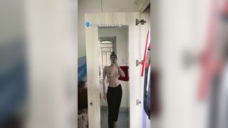 Sau lớp áo em có gì? 2