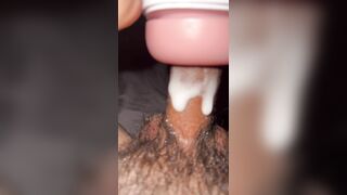 nứng quá đút sextoy ra nước trắng