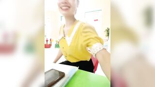 cô giáo mầm non show hàng p4