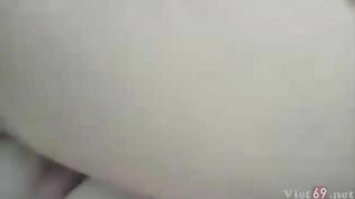 "em cưỡi thế anh nhanh ra lắm"