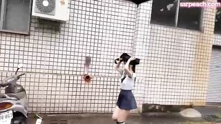 Nữ sinh ngày mưa, phần một của bộ ba Vũ trụ song song