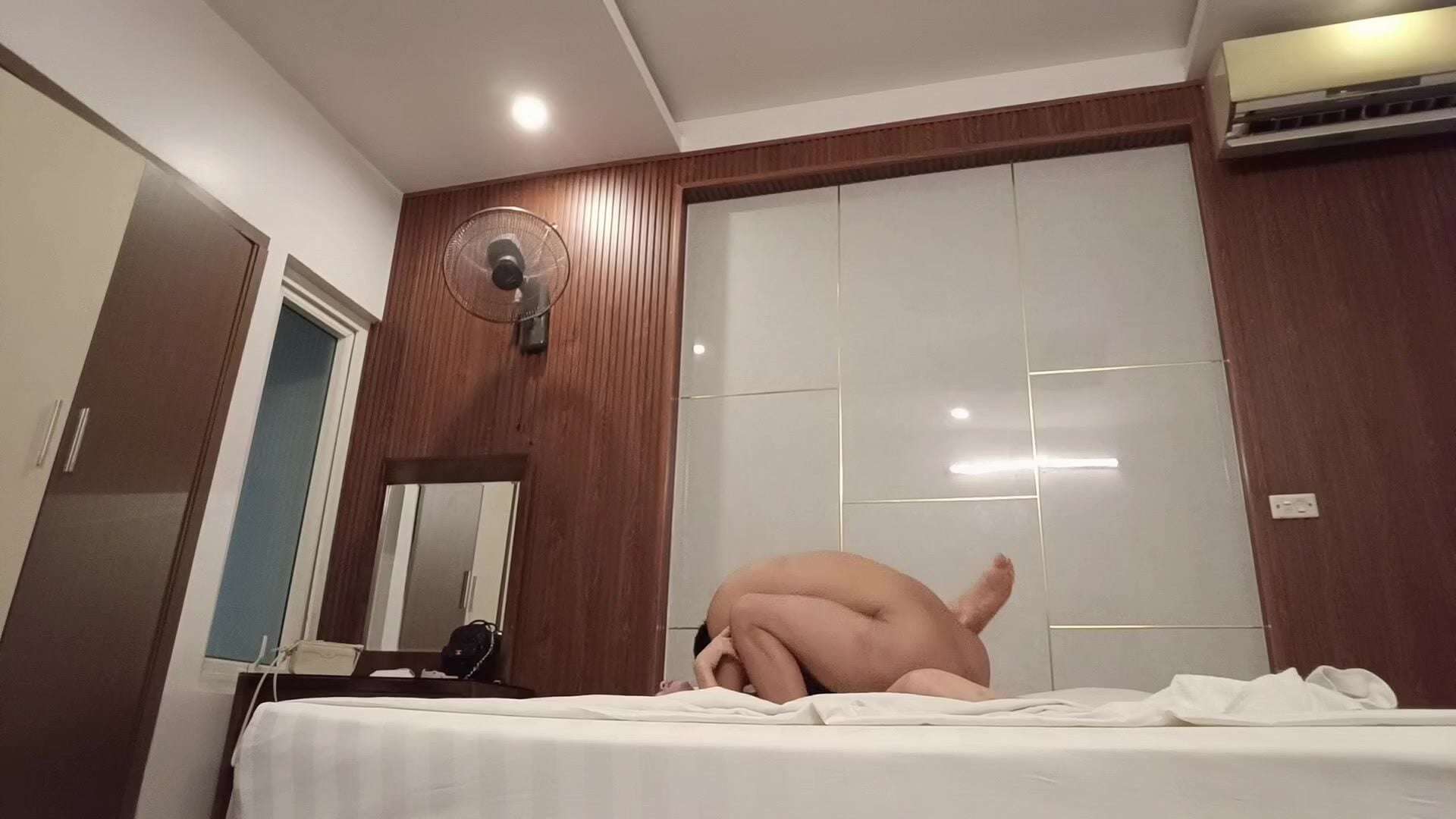 Trốn ck đi ngoại tình 1