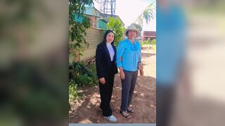 Quay lén mẹ vợ tắm 4