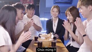 (China AV) Cô chủ nhiệm mút cu nam sinh trong ngày tốt nghiệp