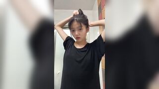 Xinh gái mỗi tội hơi ít nước
