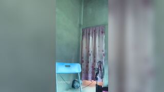 Trà My 2k7 đang móc lồn thủ dâm cho người yêu xem thì mẹ vào