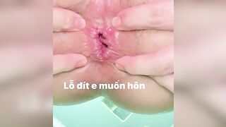 em Nhi Slave luyện tập với ước mơ nhét được con cặc giả siêu dài vào lỗ nhị 2