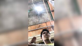 Dưới váy 2