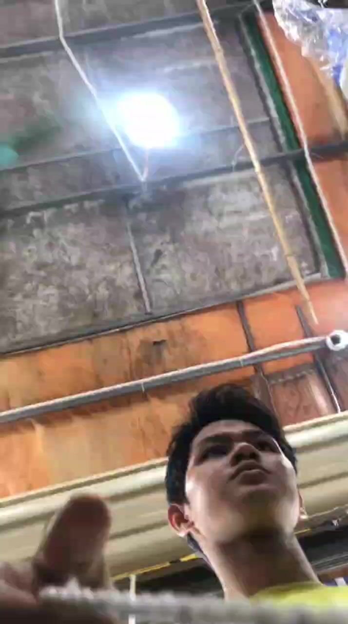 Dưới váy 2
