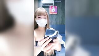 Tiếp tục seri các em genz be_nong nằm nhà phơi lồn vừa sướng vừa có tiền trên MMlive