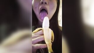 em mút chuối tưởng tượng đấy là cu anh