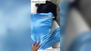 Vụng trộm với cô giáo chủ nghiệm của con trai trả thù vì dám phạt con trai của bố