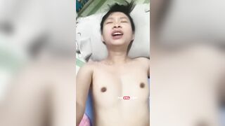 Thu Trúc người gầy mồm rộng bị chồng bắt bú cu suốt ngày méo cả mồm