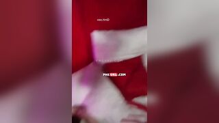 Banh chân ra để anh đụ nào em gái tóc vàng thấy cu anh bự không hehe