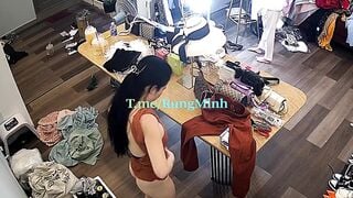 🍀🍀🍀 Hack Cam Mấy EM Live Stream Bán Hàng Thay Quần Áo Lộ Vú Đít Cực Hot P3🍀🍀🍀