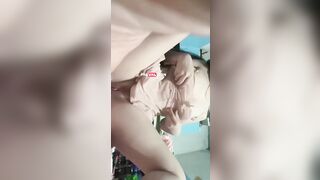Đúng là cực phầm em gái vú hồng bướm non thủ dâm cực hay