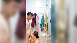Cặp đôi vừa tắm vừa địt nhau trong nhà tắm sướng vl
